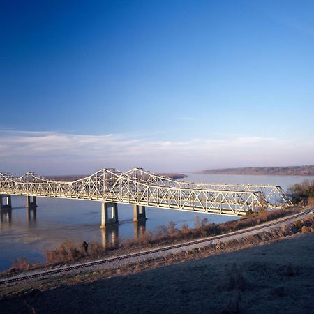 The Bridges Hotel Натчес Екстериор снимка